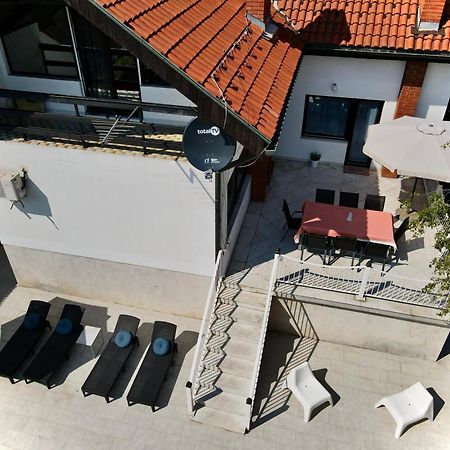 Villa Mina Kladovo, 5-Bedroom Villa With Pool For Up To 12 People Exterior foto